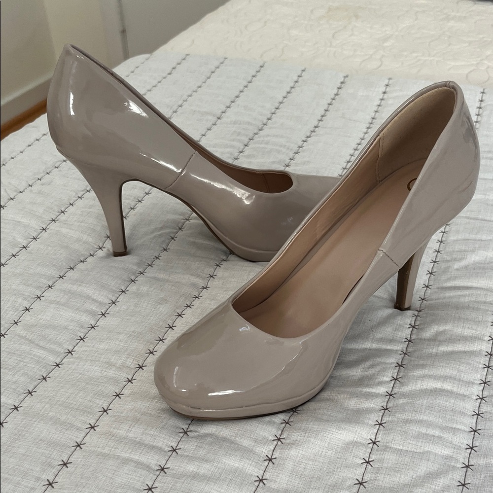 REDUCED!! Chic Taupe Patent Leather Heels